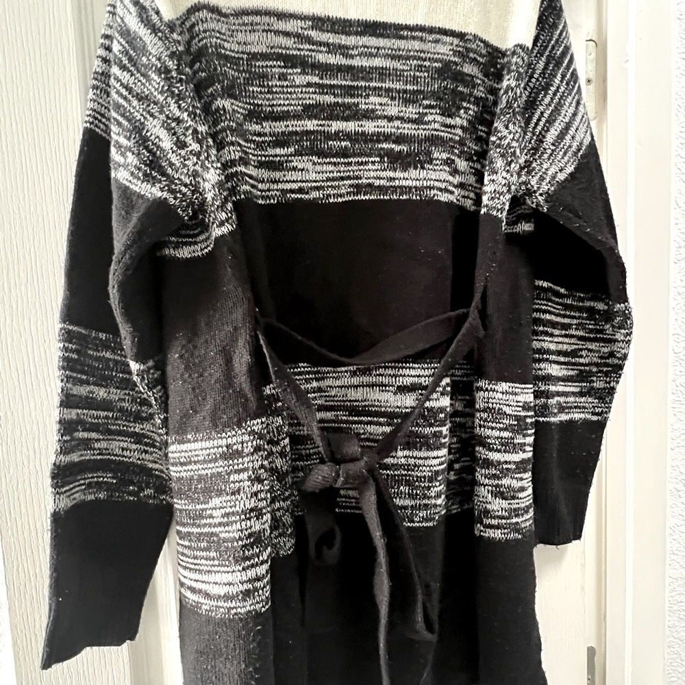 Perfect long sweater to wear with jeans, leggings or slacks.